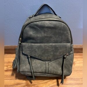 ARMY GREEN little backpack with zippers and pockets